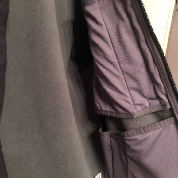 Carhartt Men's Black Jacket. Waterproof - Picture 10 of 16